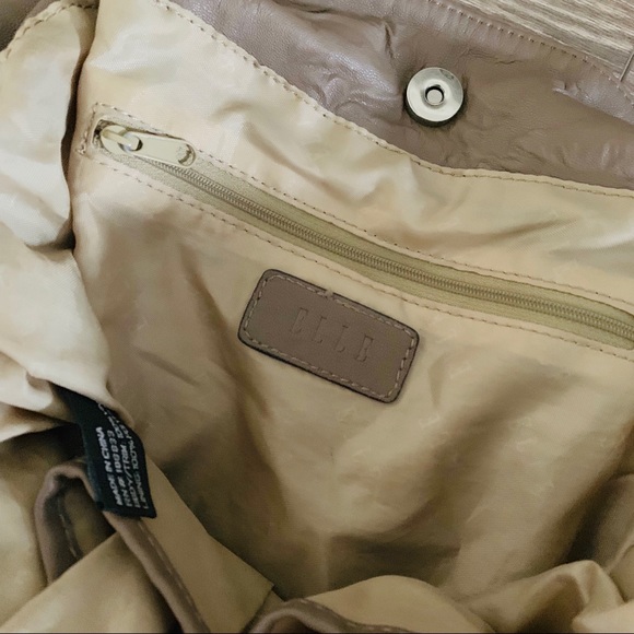 Elle NWOT Taupe Purse with Rosette - Picture 5 of 5